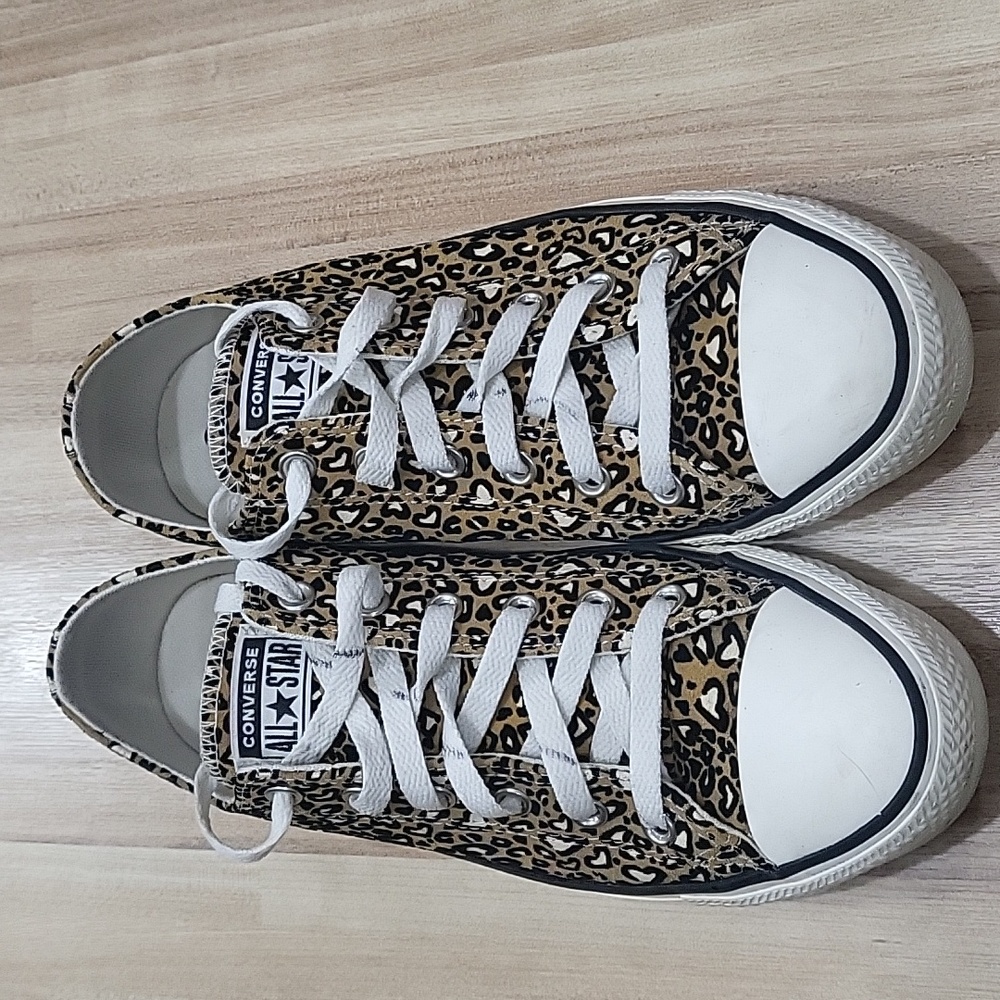 Converse unisex shoes